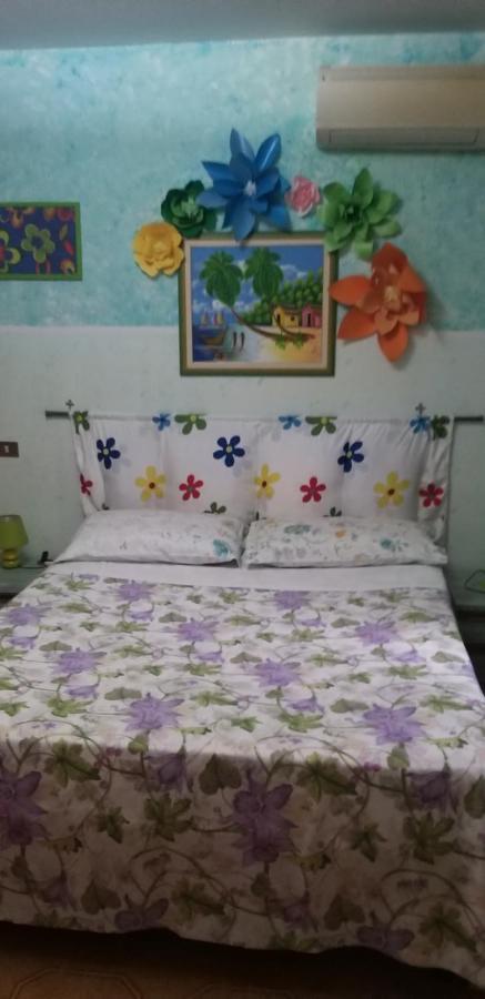 La Finestra Sul Cortile Bed and Breakfast Pomezia Buitenkant foto