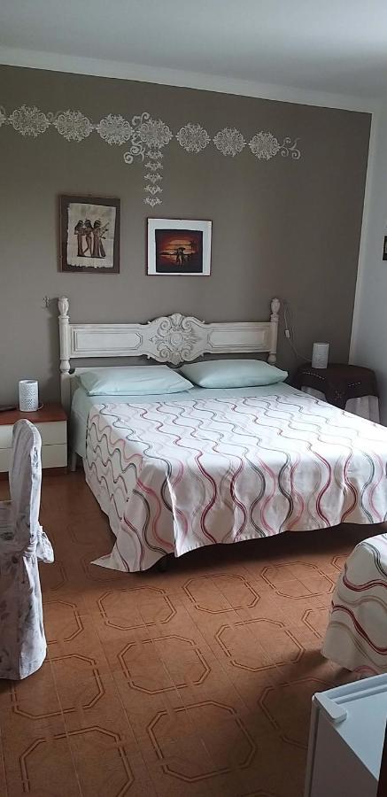 La Finestra Sul Cortile Bed and Breakfast Pomezia Buitenkant foto