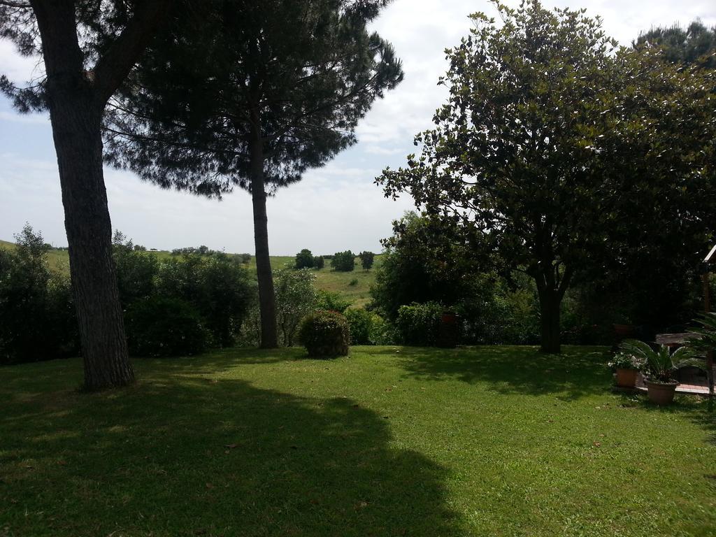 La Finestra Sul Cortile Bed and Breakfast Pomezia Buitenkant foto